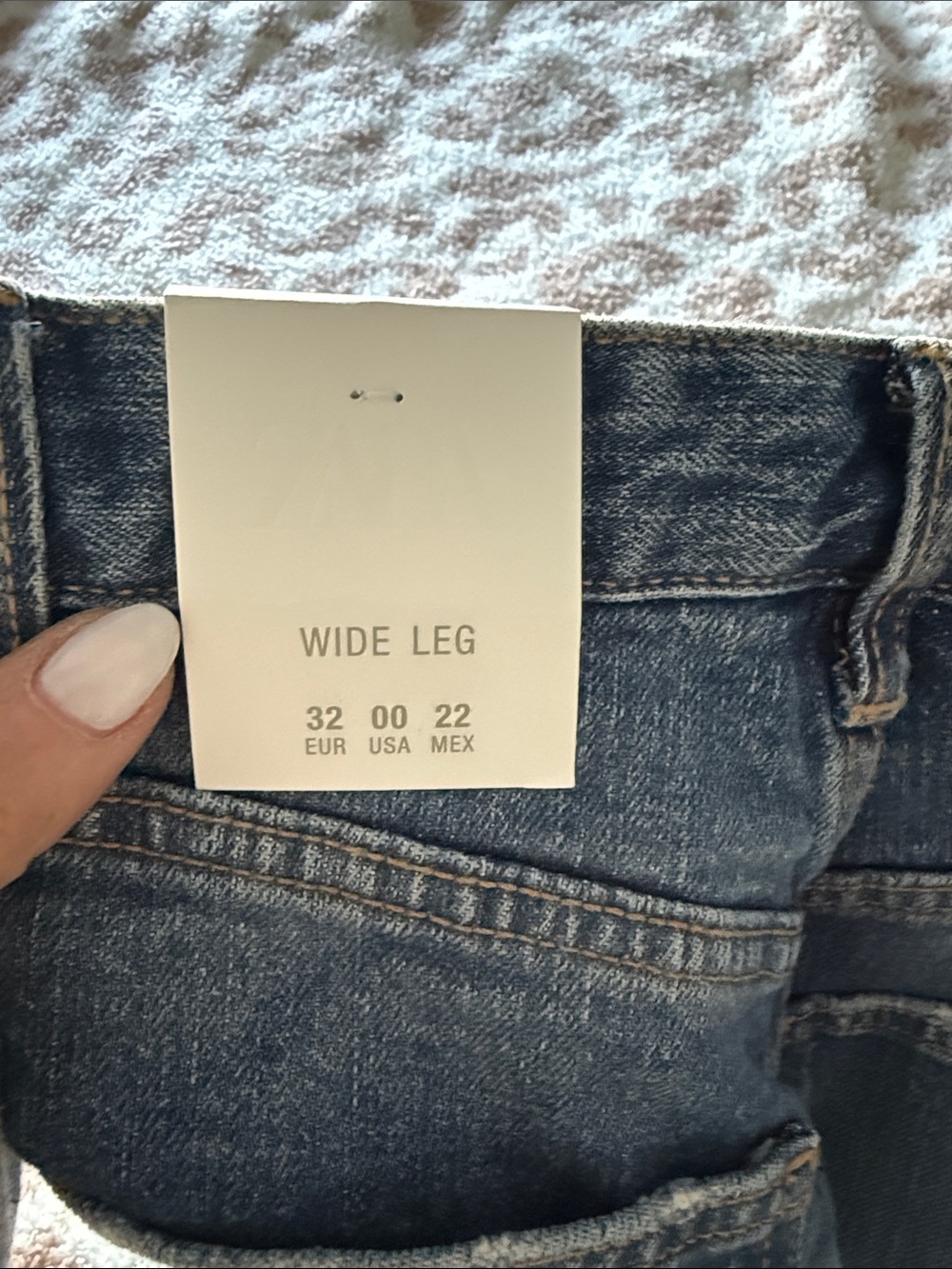 Zara Blue Washed High-Rise Straight Jeans - Picture 4 of 4